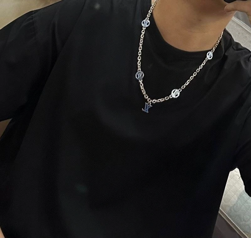 FreshLook Louis Vuitton Necklaces 248889