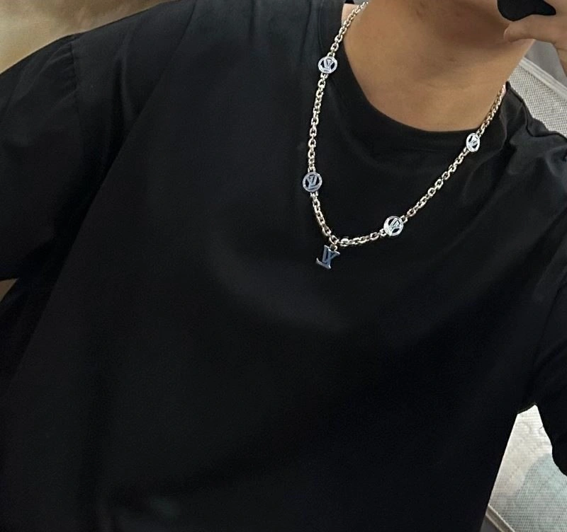 FreshLook Louis Vuitton Necklaces 248889
