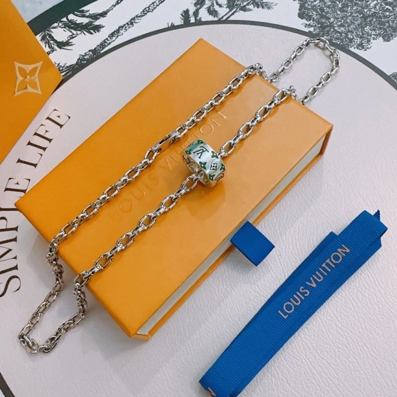 WaterResistant Louis Vuitton Necklaces 248886