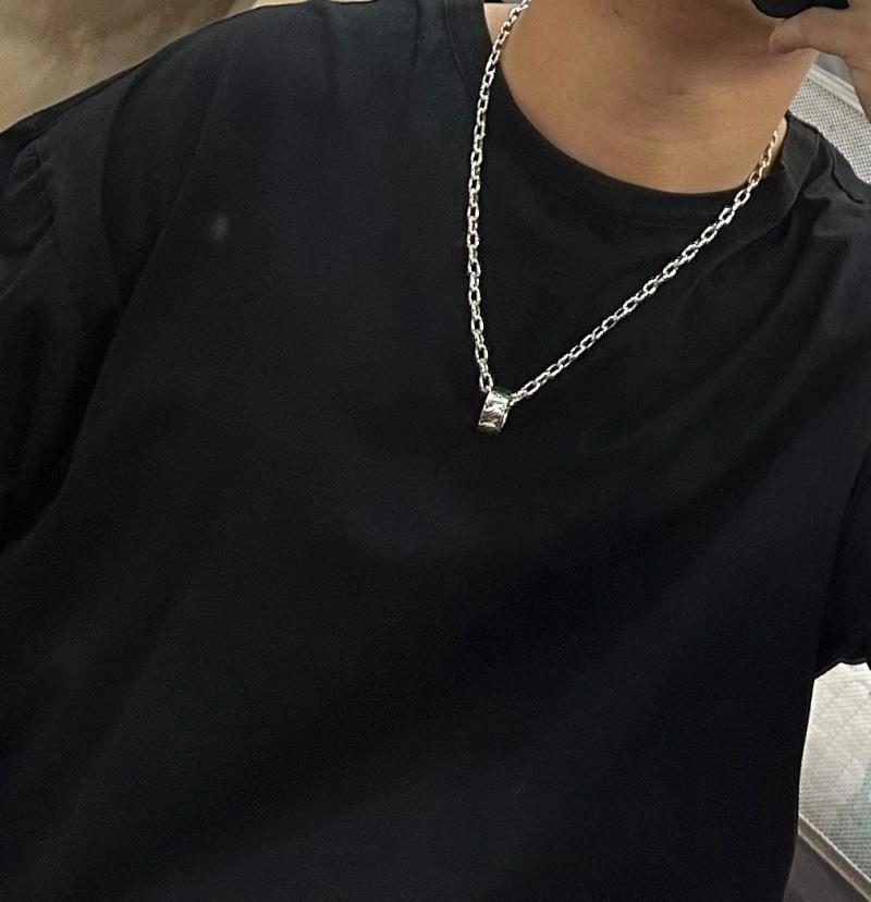 WaterResistant Louis Vuitton Necklaces 248886