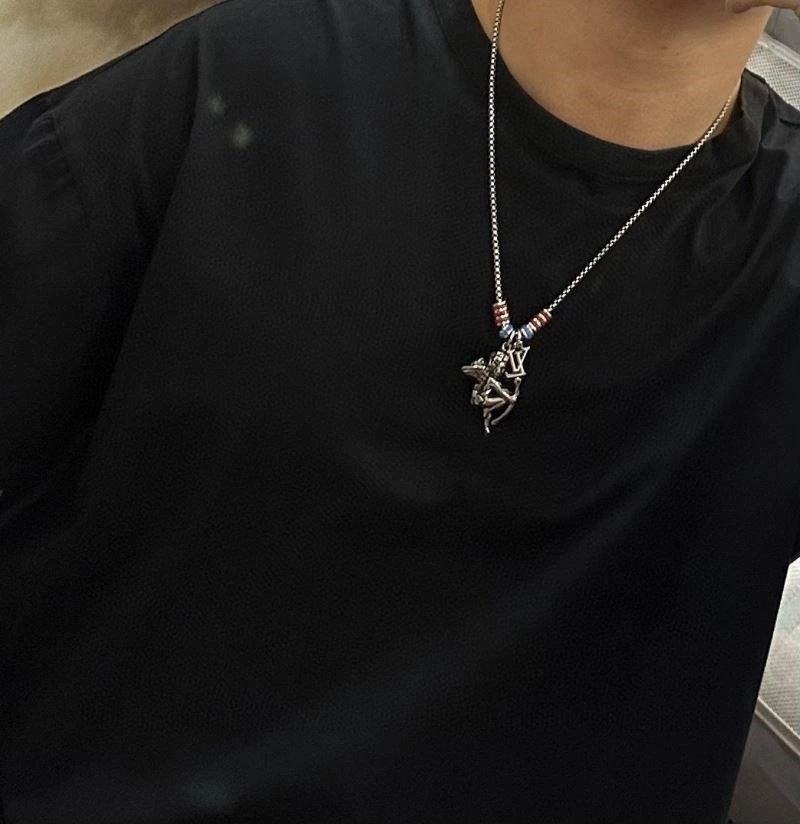 Louis Vuitton Necklaces ZipUp 248887