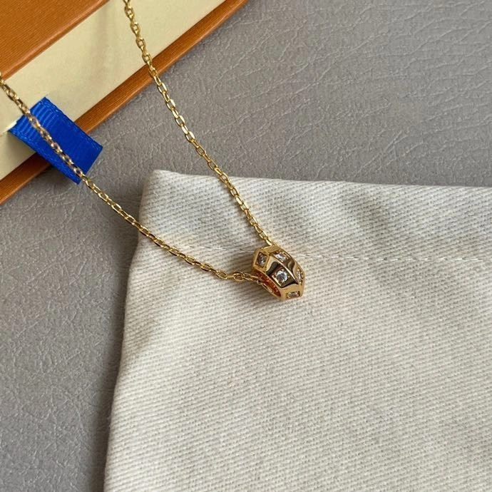TravelReady Louis Vuitton Necklaces 248858