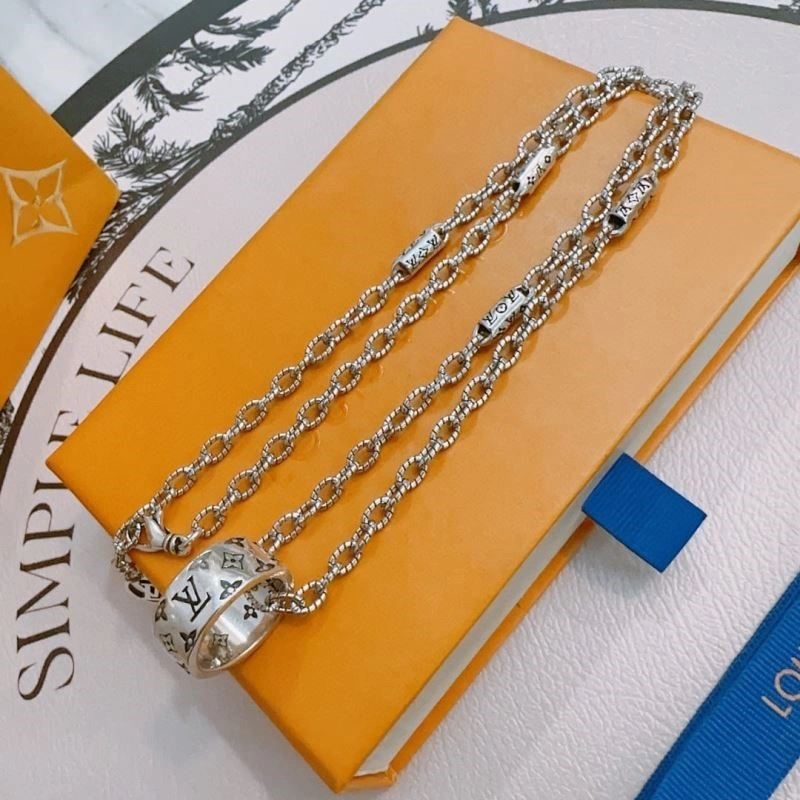 Louis Vuitton Necklaces Supportive 248859