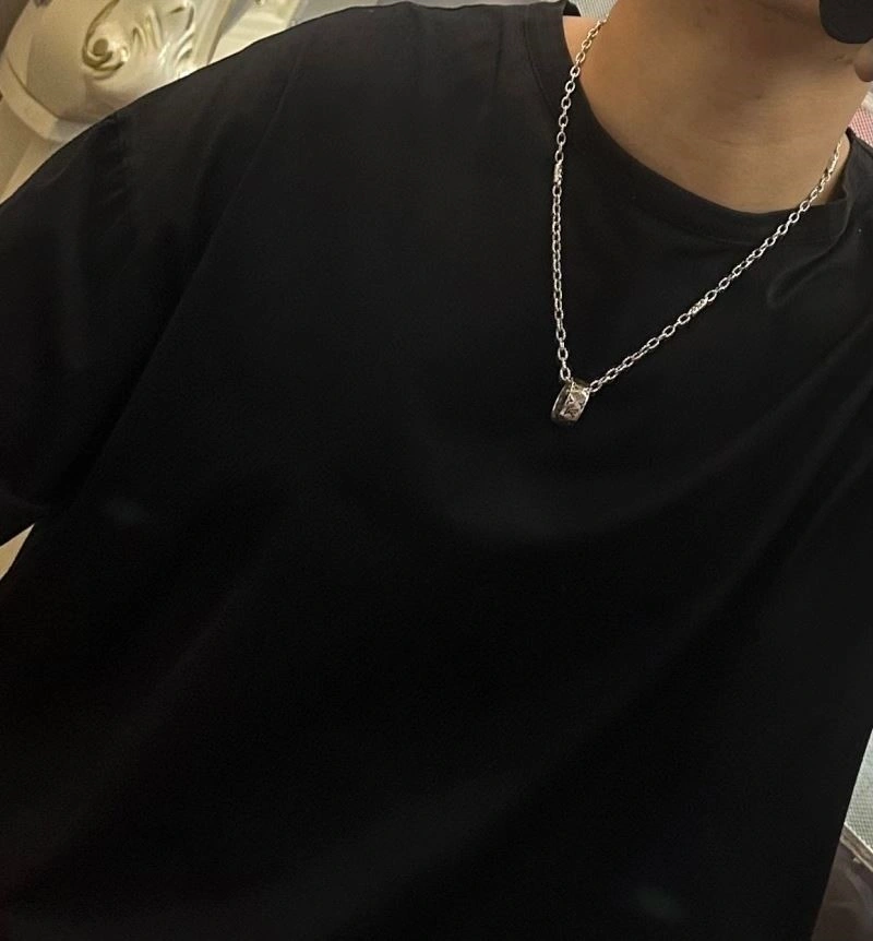 Louis Vuitton Necklaces Supportive 248859