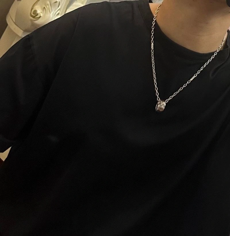 Louis Vuitton Necklaces Supportive 248859