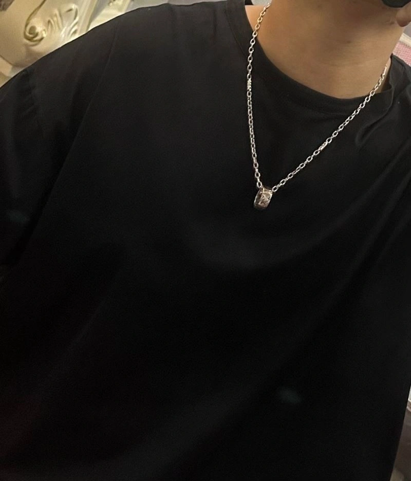 Louis Vuitton Necklaces Supportive 248859