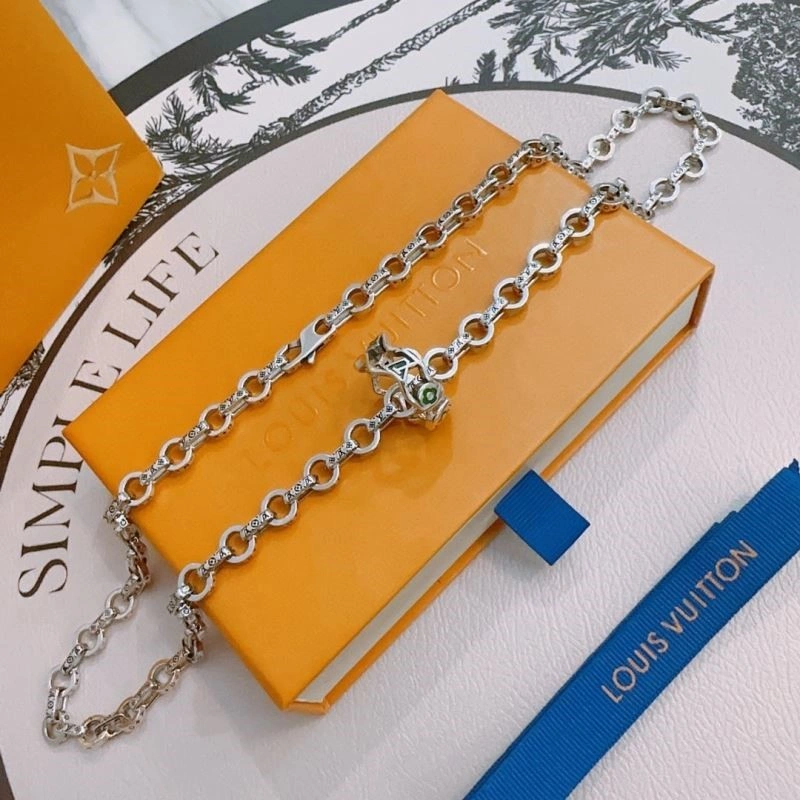 Packable Louis Vuitton Necklaces 248869