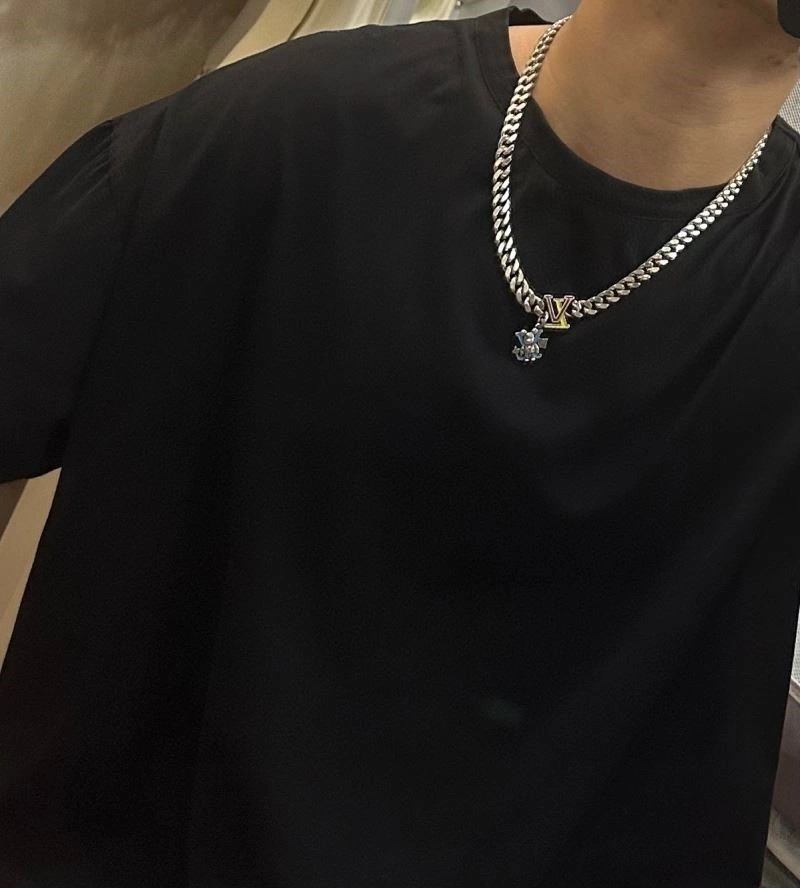 Louis Vuitton Necklaces Youthful 248881