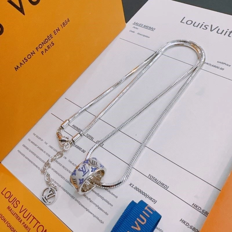 Louis Vuitton Necklaces Refined 248870