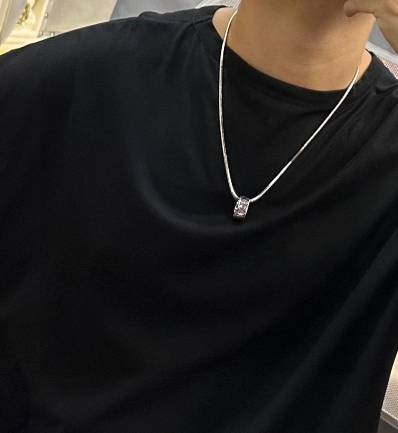 Louis Vuitton Necklaces Refined 248870