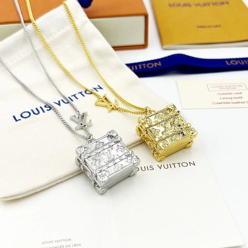 Functional Louis Vuitton Necklaces 248877