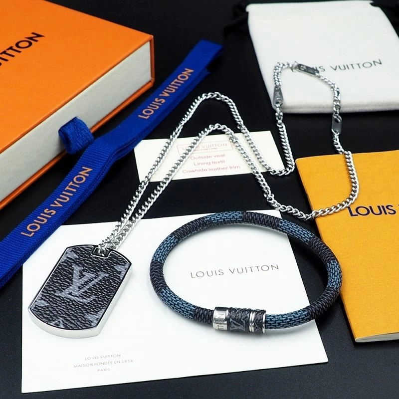 Louis Vuitton Necklaces Timeless 248873