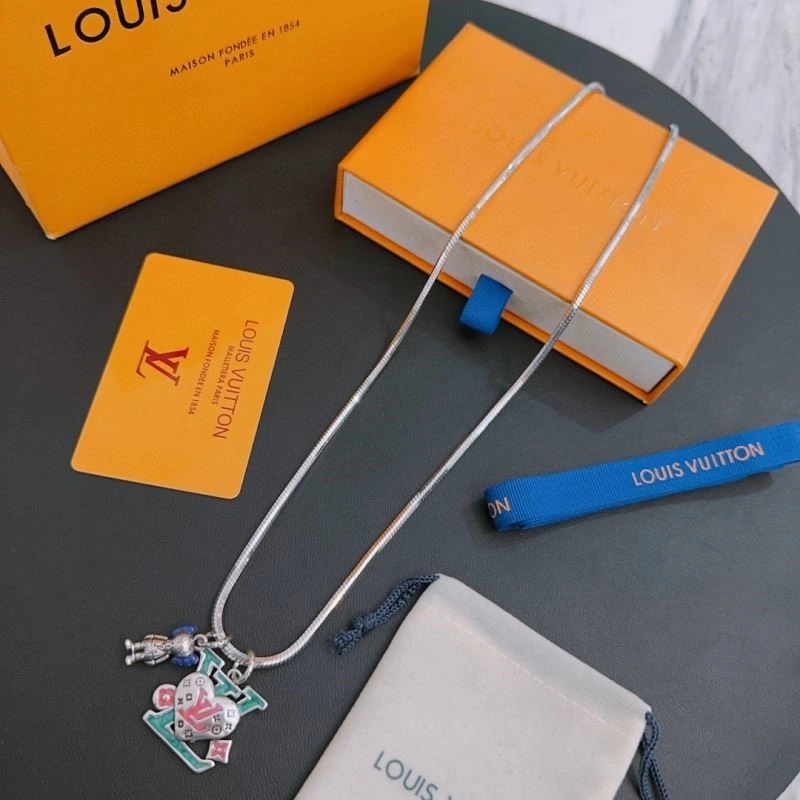 Louis Vuitton Necklaces Compact 248874