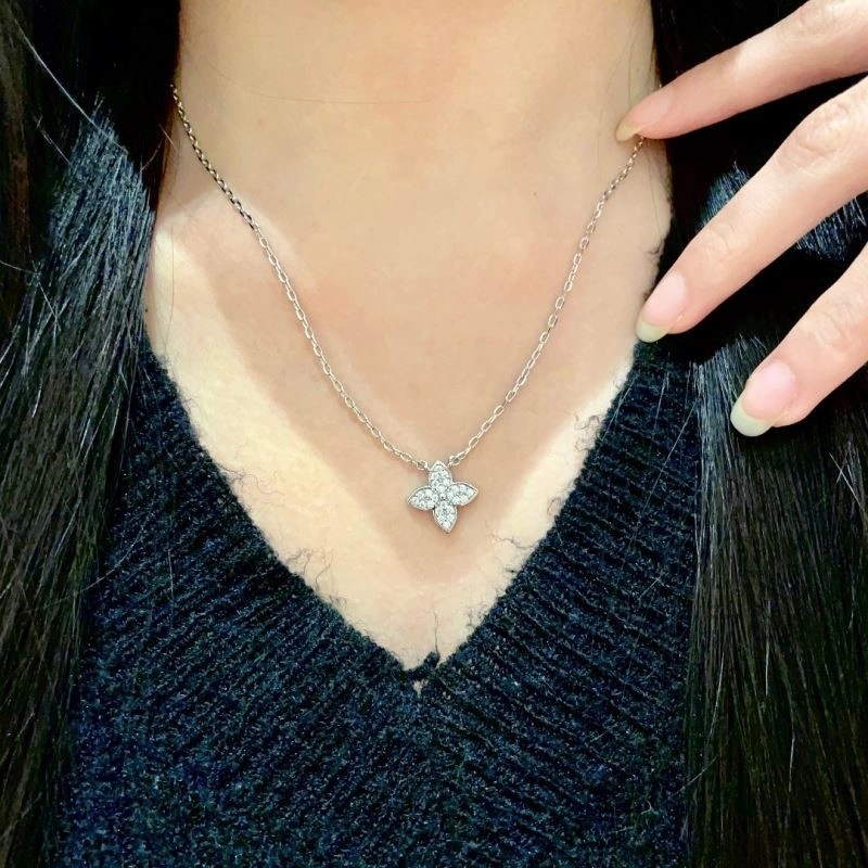Louis Vuitton Necklaces Durable 248850