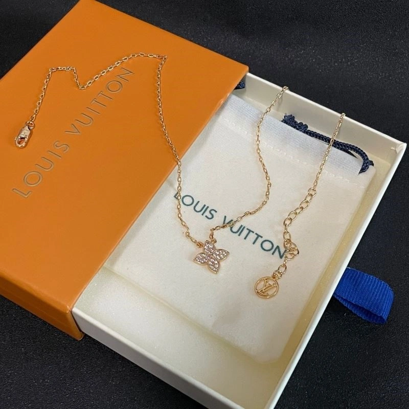 Sophisticated Louis Vuitton Necklaces 248851
