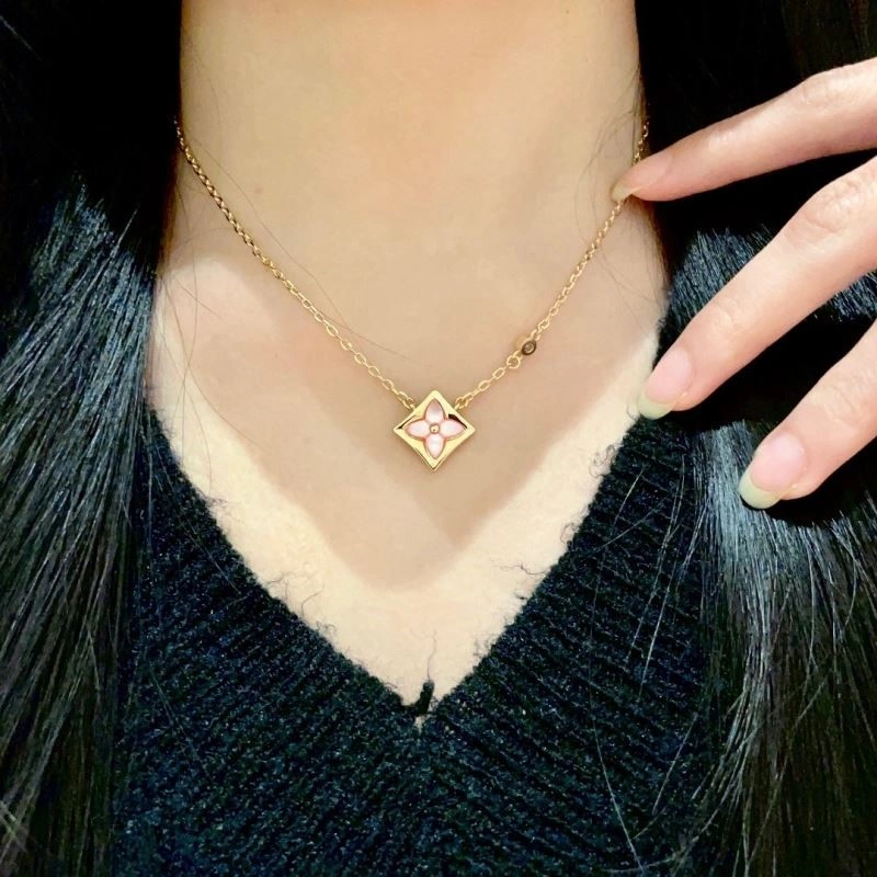 Louis Vuitton Necklaces HighPerformance 248849