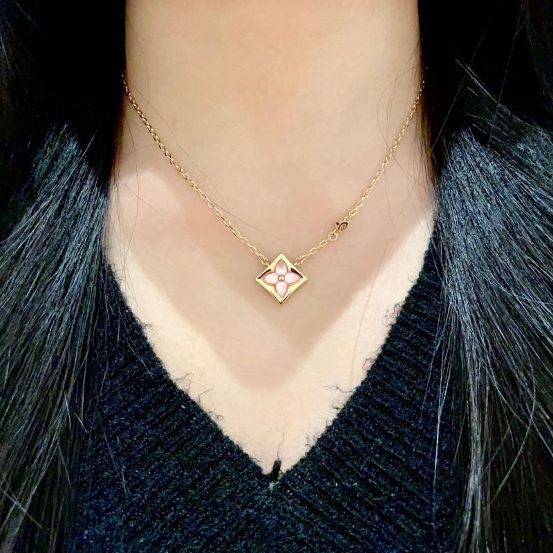 Louis Vuitton Necklaces HighPerformance 248849