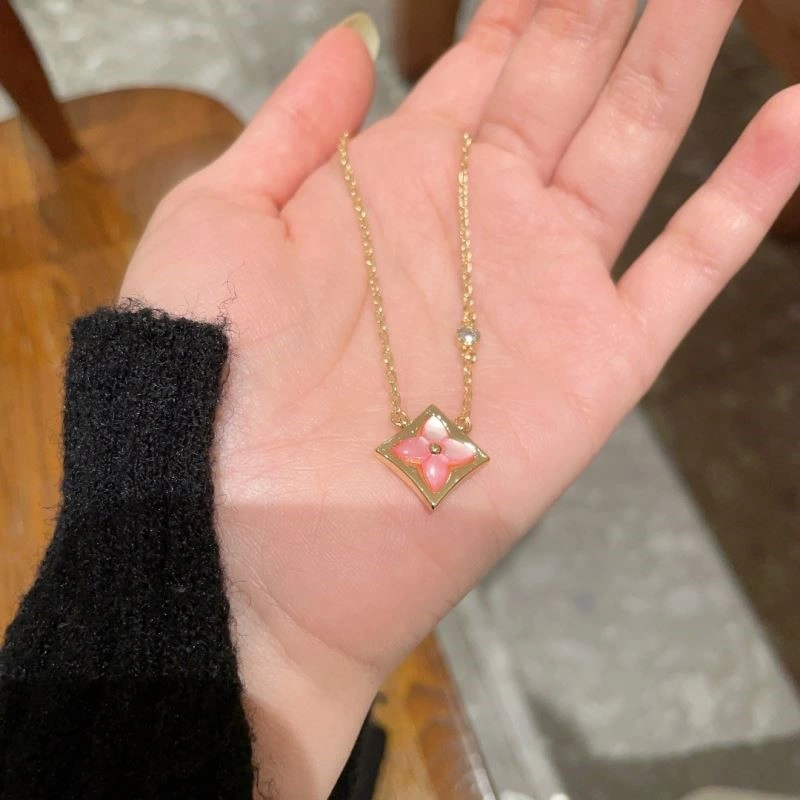 Louis Vuitton Necklaces HighPerformance 248849