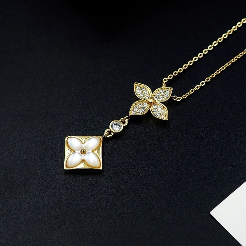 SoftTouch Louis Vuitton Necklaces 248571