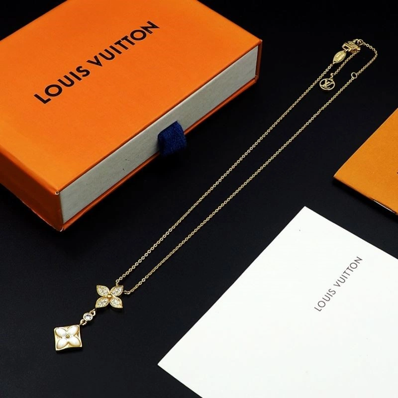 SoftTouch Louis Vuitton Necklaces 248571