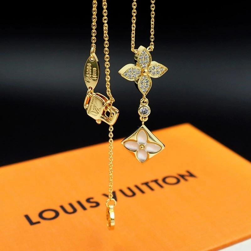 SoftTouch Louis Vuitton Necklaces 248571