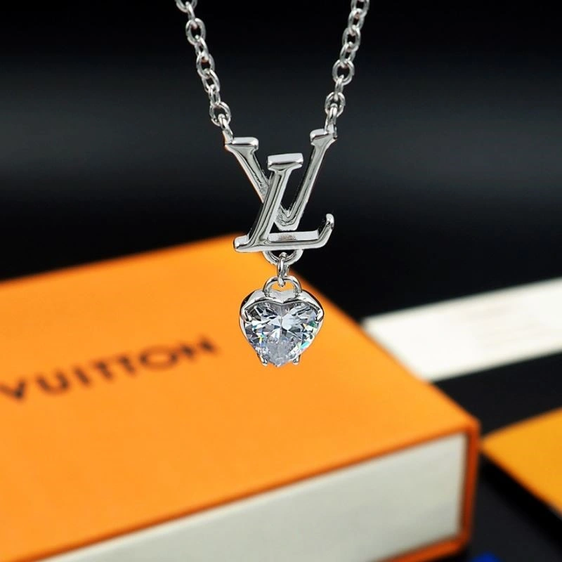 Louis Vuitton Necklaces Durable 248588