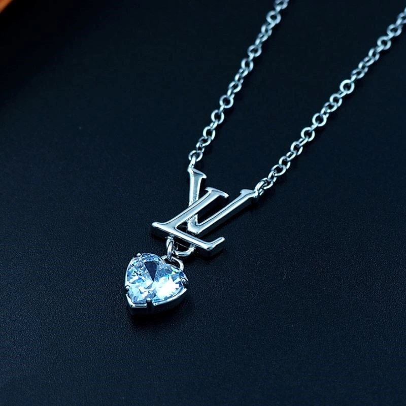 Louis Vuitton Necklaces Durable 248588