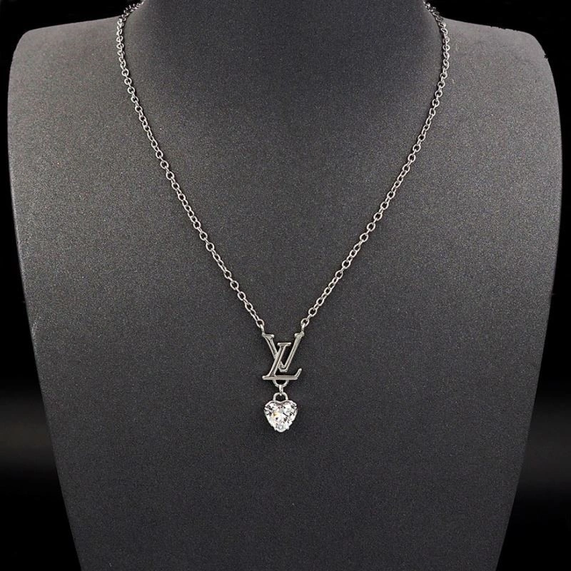 Louis Vuitton Necklaces Durable 248588