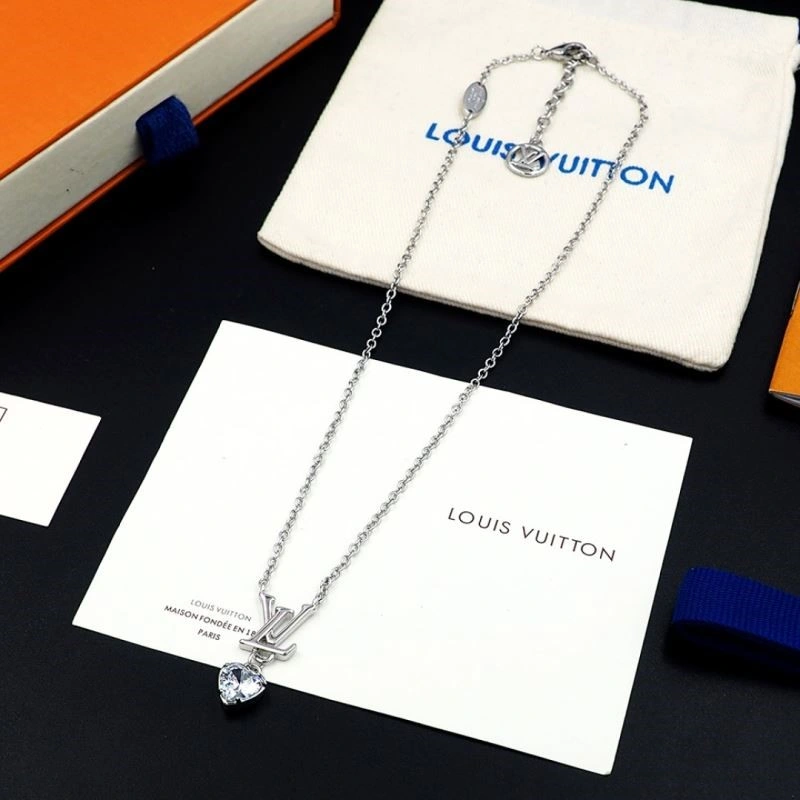 Louis Vuitton Necklaces Durable 248588