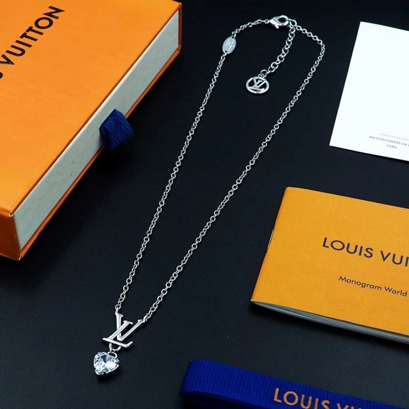 Louis Vuitton Necklaces Durable 248588