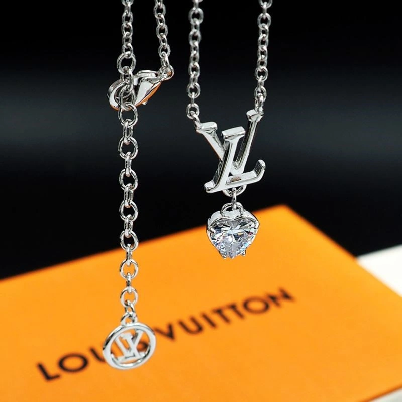 Louis Vuitton Necklaces Durable 248588