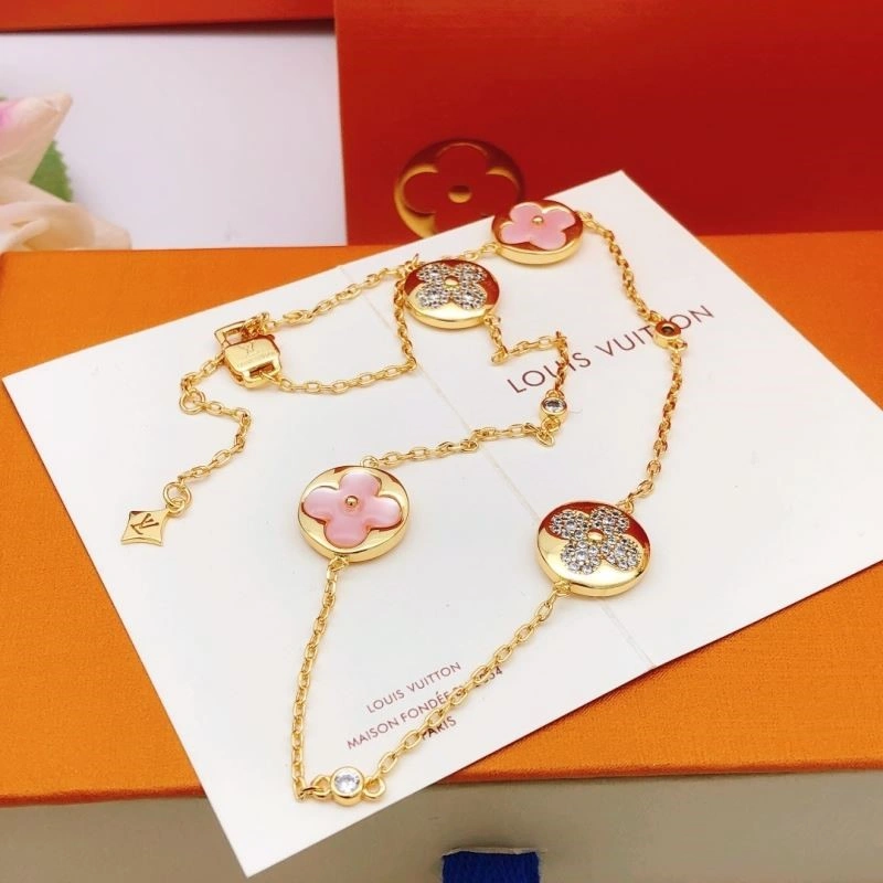 Louis Vuitton Necklaces Supportive 248562