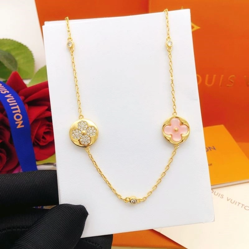 Louis Vuitton Necklaces Supportive 248562
