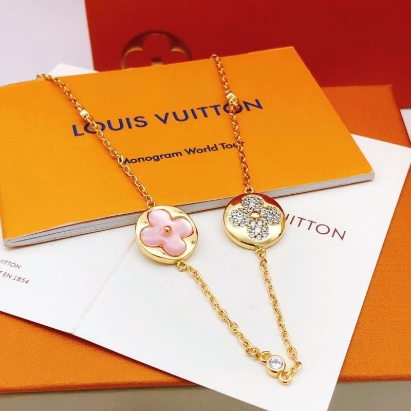 Louis Vuitton Necklaces Supportive 248562