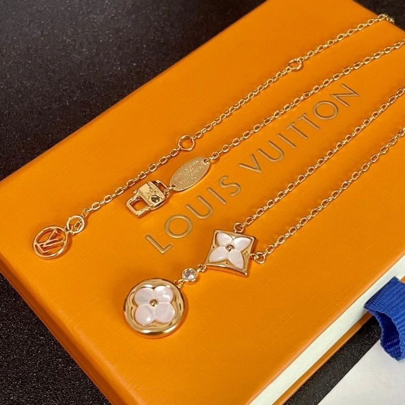 SunProtective Louis Vuitton Necklaces 248591