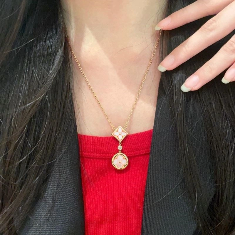 FlexibleFit Louis Vuitton Necklaces 248570