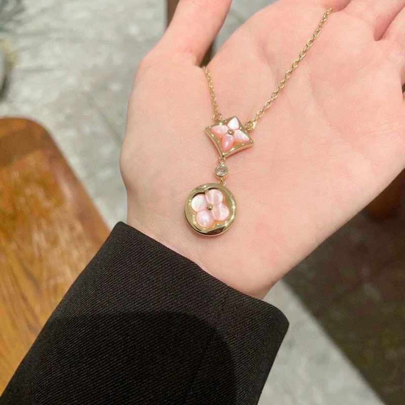 FlexibleFit Louis Vuitton Necklaces 248570