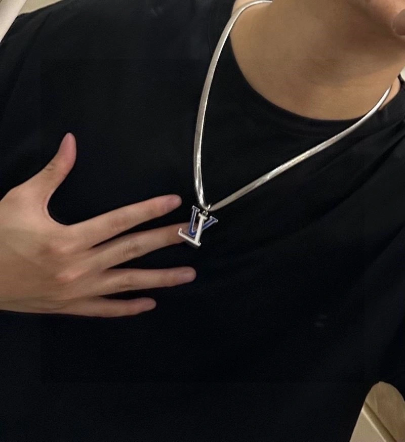 Louis Vuitton Necklaces SunProtective 248579