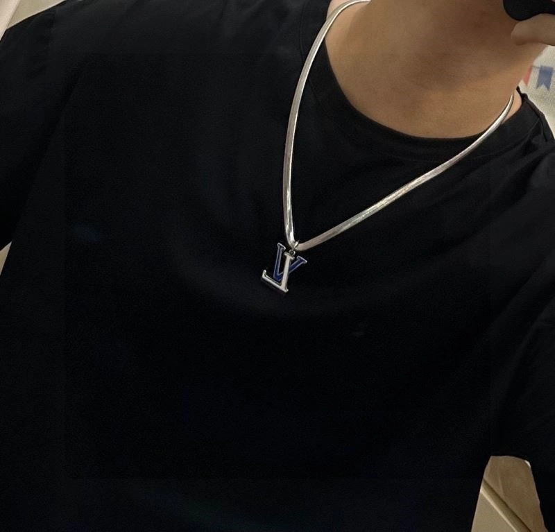 Louis Vuitton Necklaces SunProtective 248579