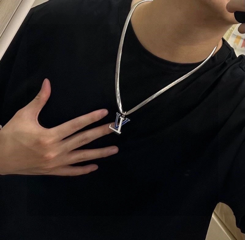 Louis Vuitton Necklaces SunProtective 248579