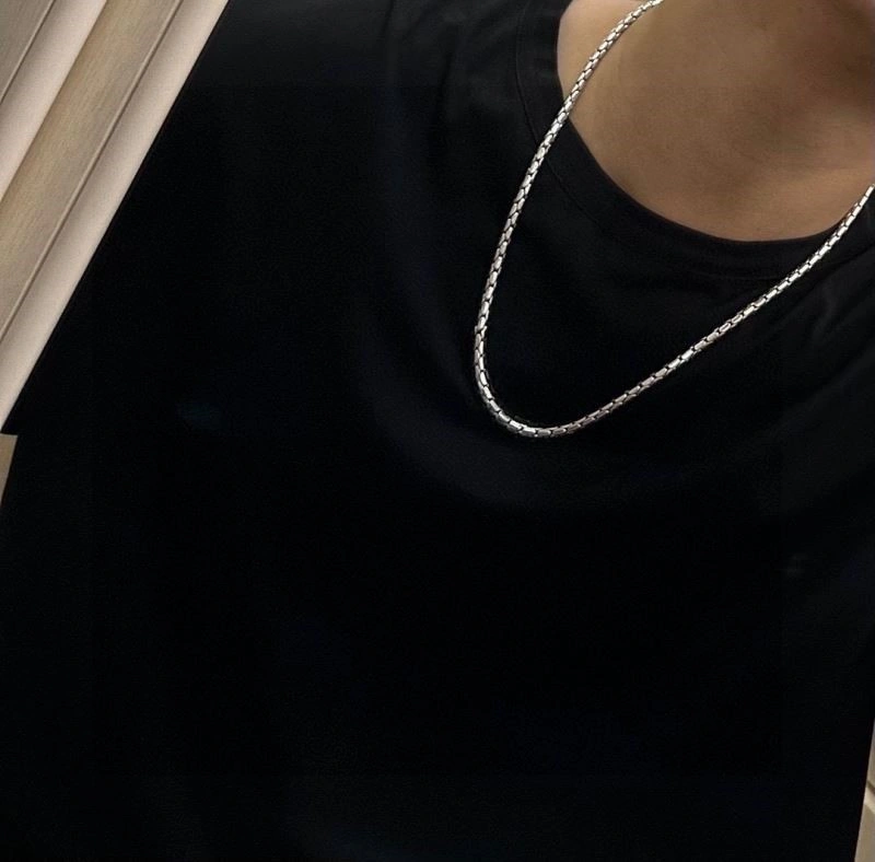 Stylish Louis Vuitton Necklaces 248563