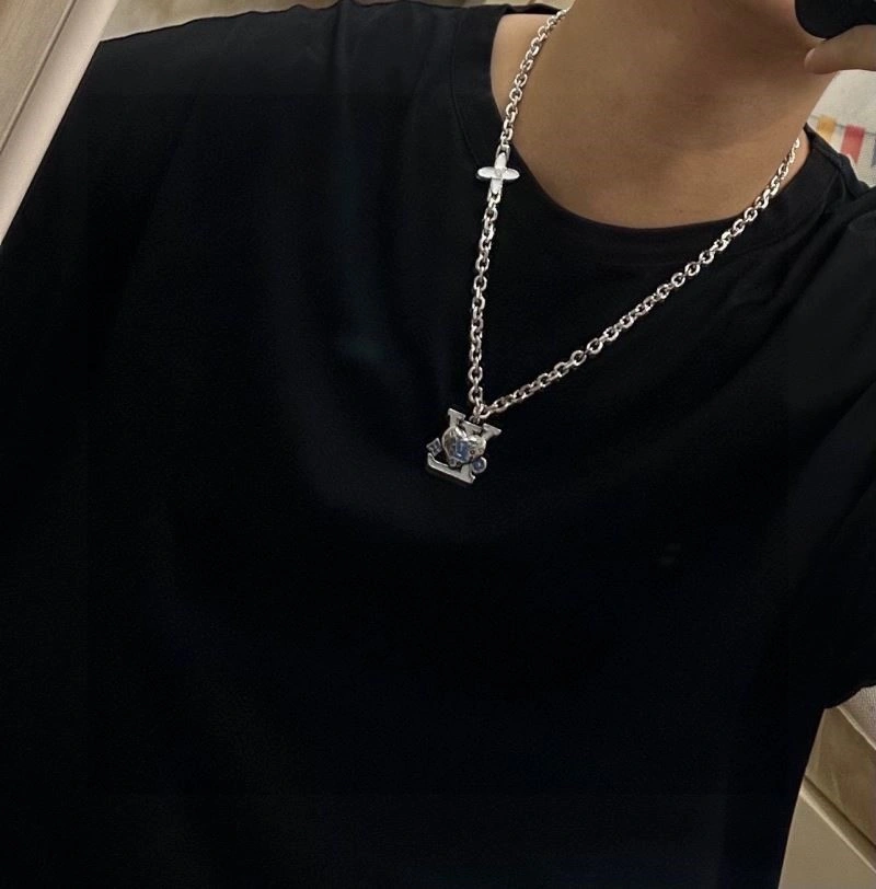 Louis Vuitton Necklaces Efficient 248574
