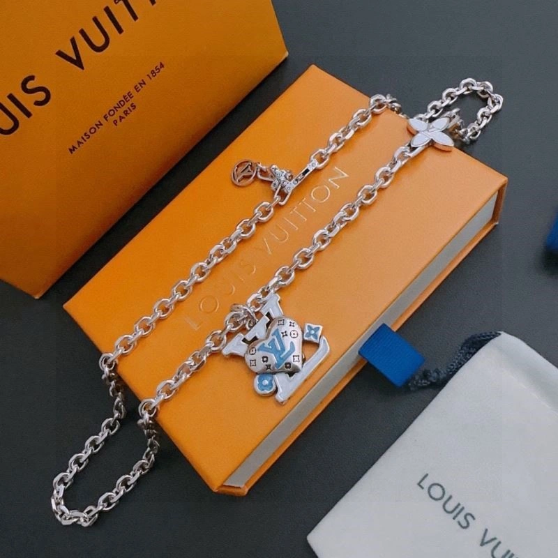 Louis Vuitton Necklaces Efficient 248574