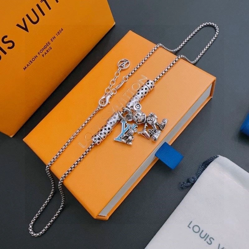 MultiPurpose Louis Vuitton Necklaces 248556