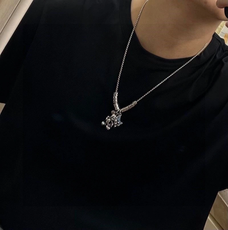 MultiPurpose Louis Vuitton Necklaces 248556