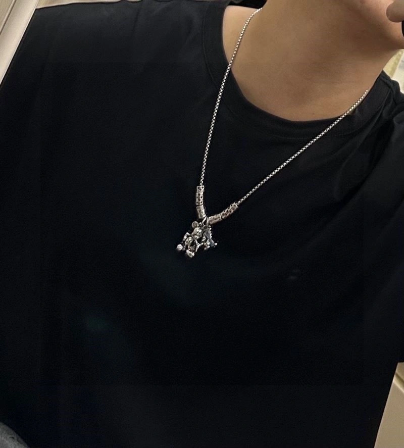 MultiPurpose Louis Vuitton Necklaces 248556
