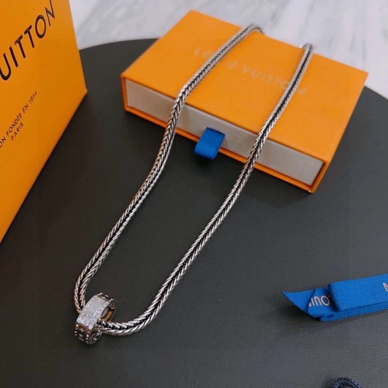 WaterResistant Louis Vuitton Necklaces 248551