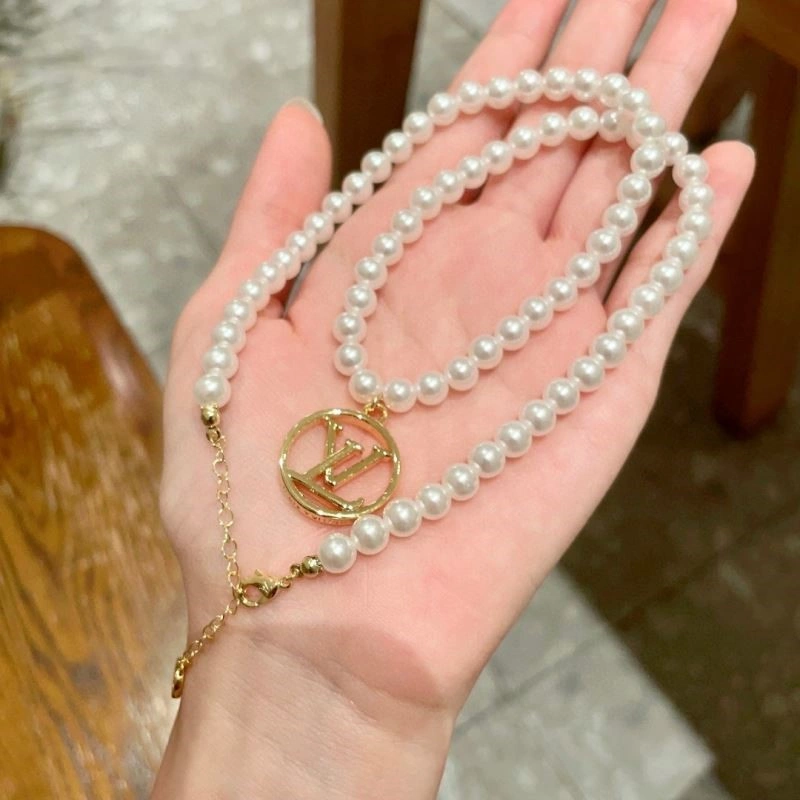 Stretchable Louis Vuitton Necklaces 248538