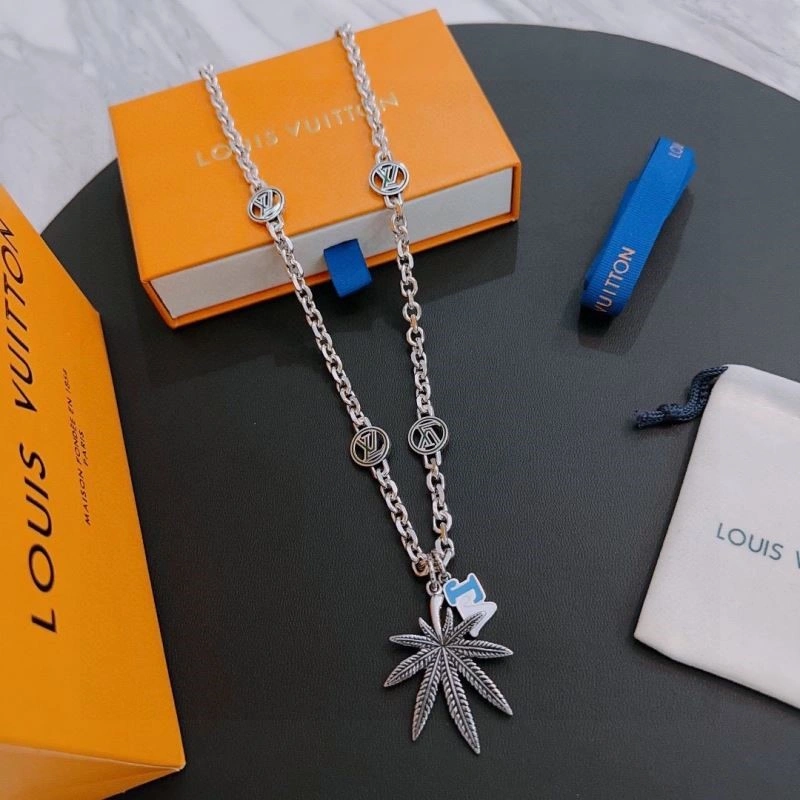 Louis Vuitton Necklaces Trendsetting 248539