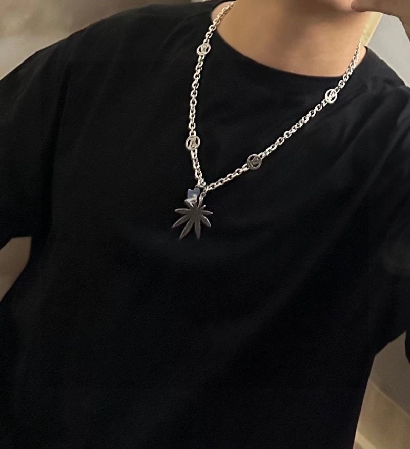 Louis Vuitton Necklaces Trendsetting 248539